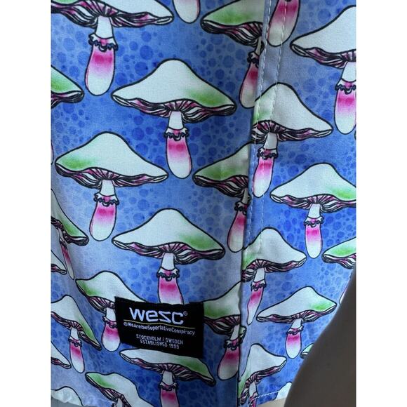 NWT WESC AOP Shroomspiracy Men's Button Front Casual Shirt M SHROOMS TRIPPY - Picture 6 of 8